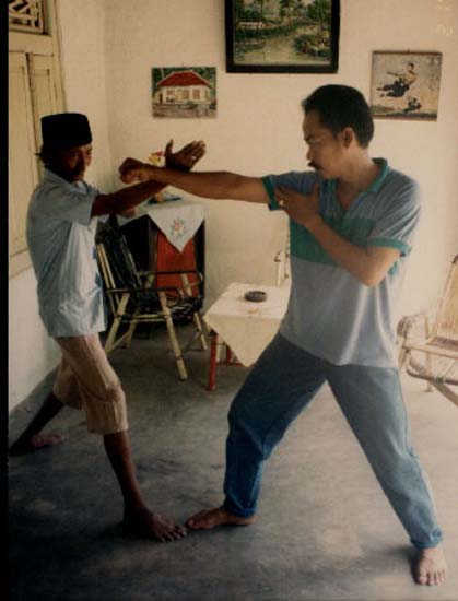 b3 dahlan show the locking technique