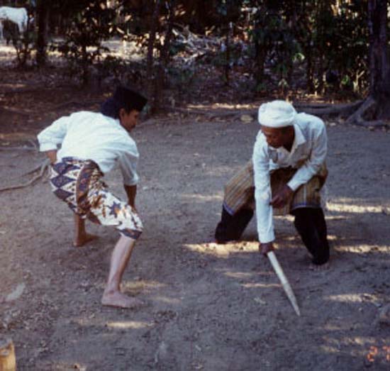 i1 soekur is guru pencak bawean in bondowoso
